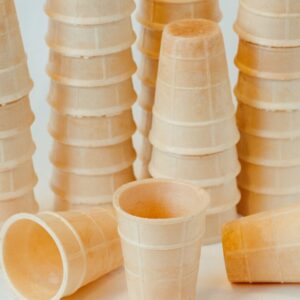 KRAUKŠĶĪGĀ VAFEĻU GLĀZĪTE